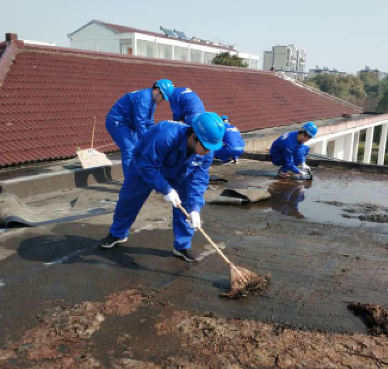 2019年3月18日，奥马资料库为七都镇敬老院漏水屋面进行全面修复。